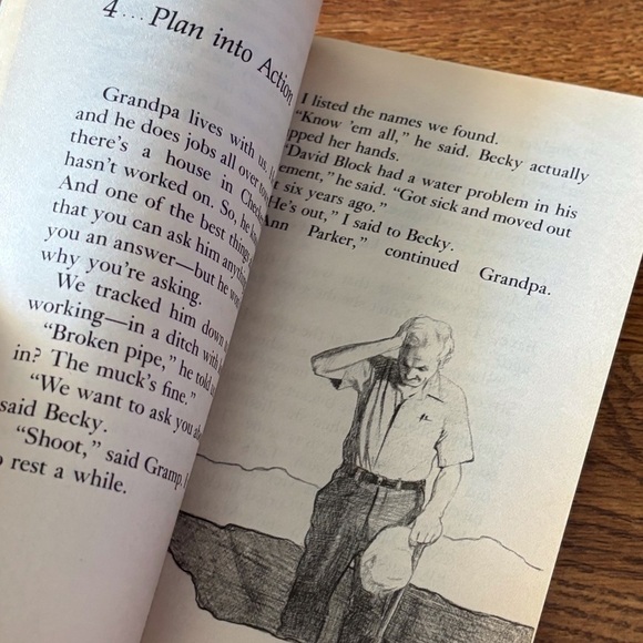 Who Stole The Wizard of Oz? By: Avi paperback book - Picture 2 of 3